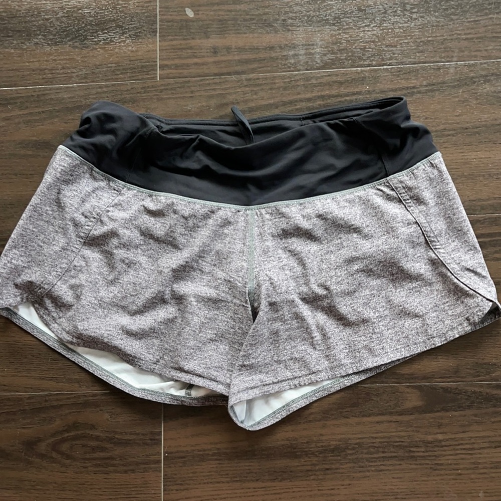 Lululemon Speed Up Mid-Rise Short 4"